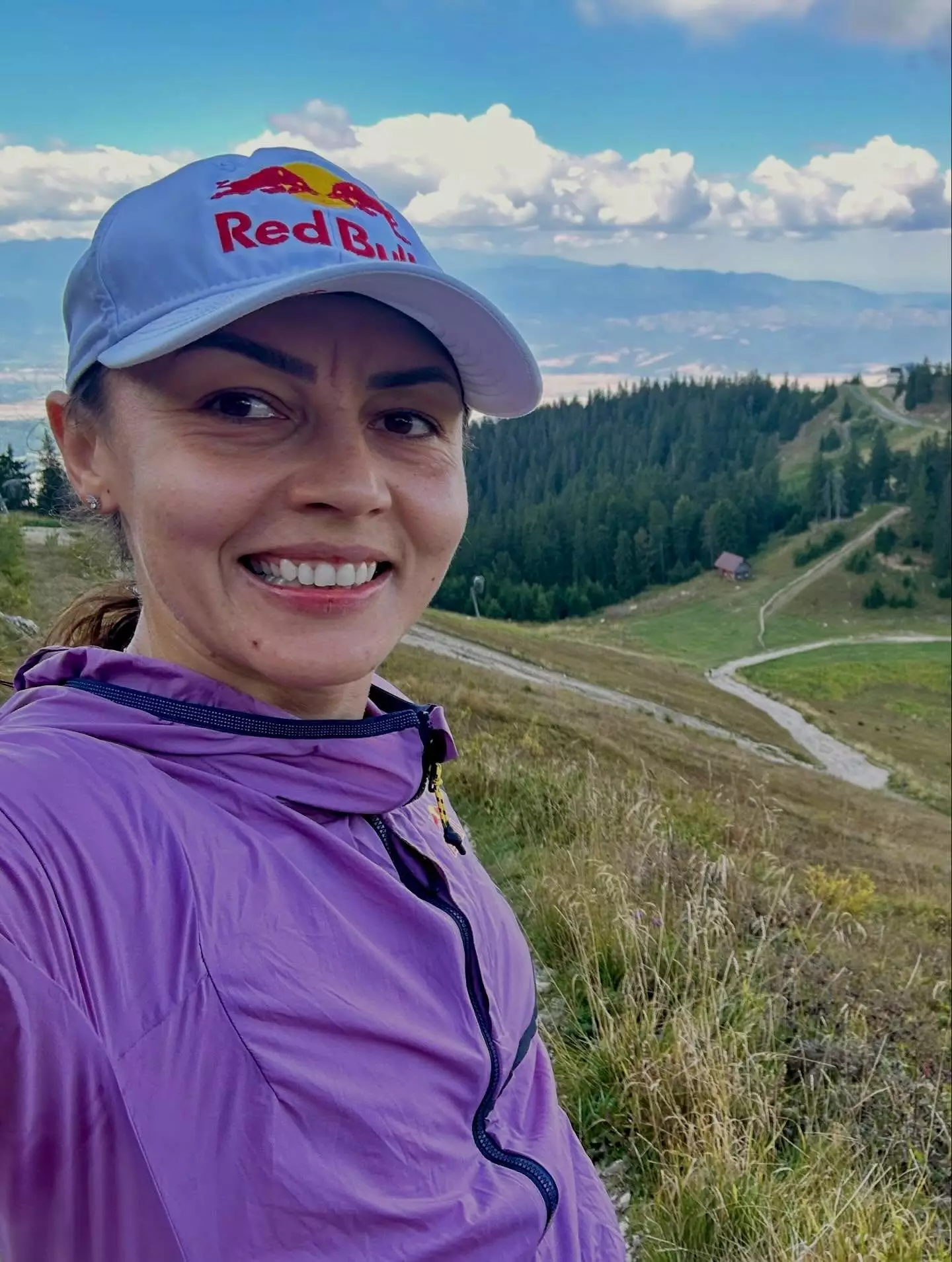 O româncă înfruntă vârfurile montane. Povestea de succes a Denisei | FOTO și VIDEO
